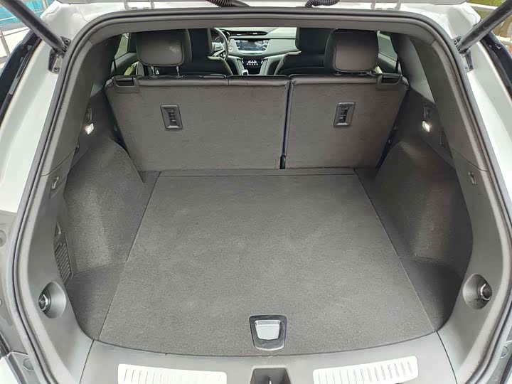 Фото 9 - Cadillac XT5