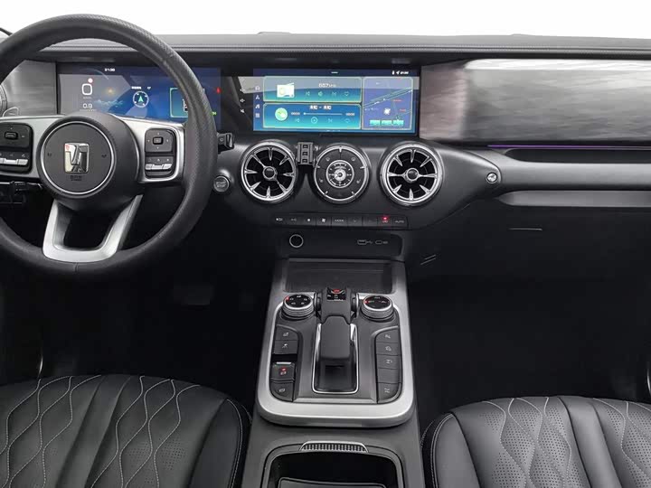 Фото 12 - Tank 300