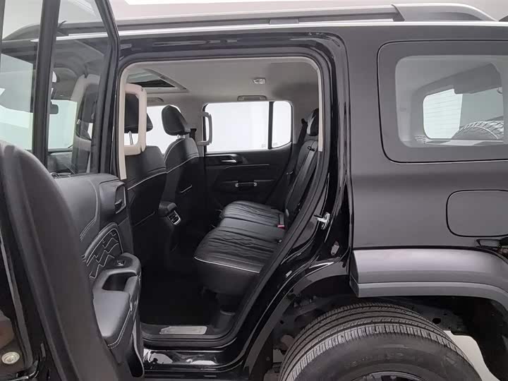 Фото 15 - Tank 300