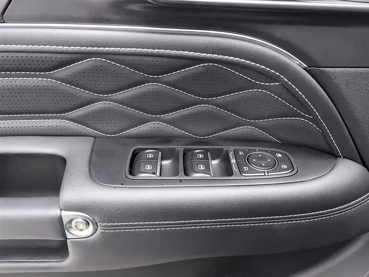 Фото 9 - Tank 300