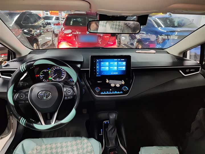 Фото 10 - Toyota Corolla