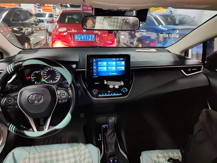 Фото 13 - Toyota Corolla