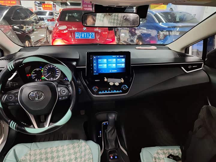 Фото 14 - Toyota Corolla