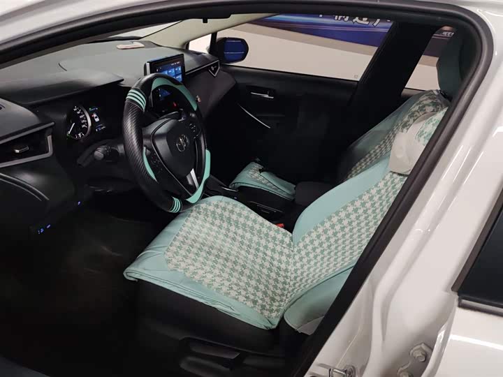 Фото 15 - Toyota Corolla