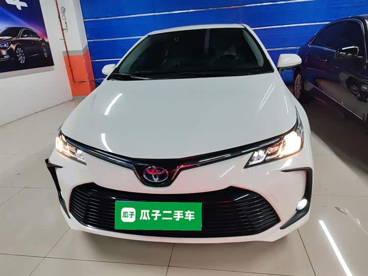 Фото 3 - Toyota Corolla