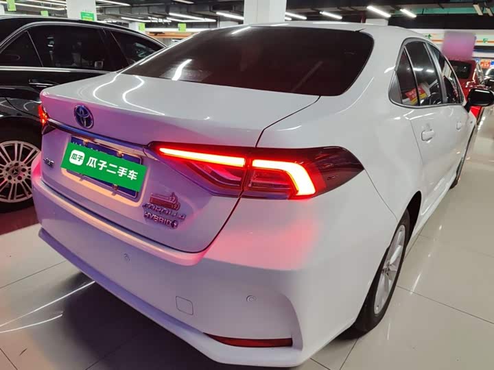 Фото 7 - Toyota Corolla