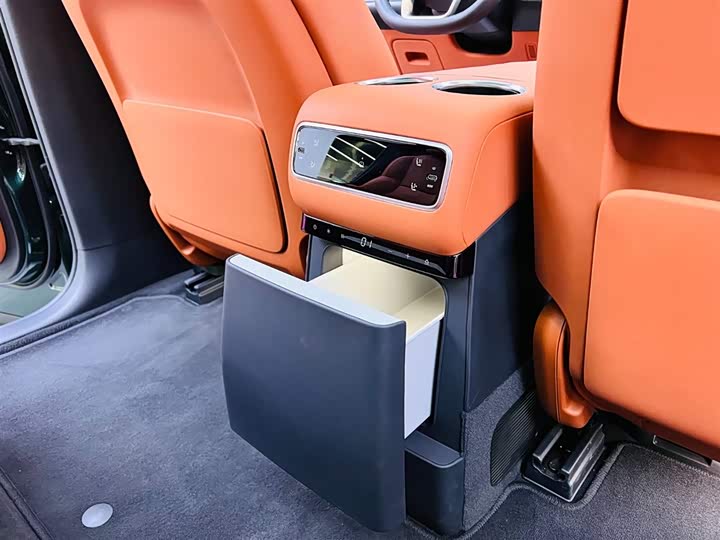 Фото 16 - LiXiang L9