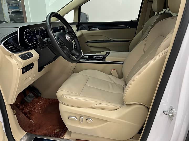 Фото 4 - Buick GL8 ES