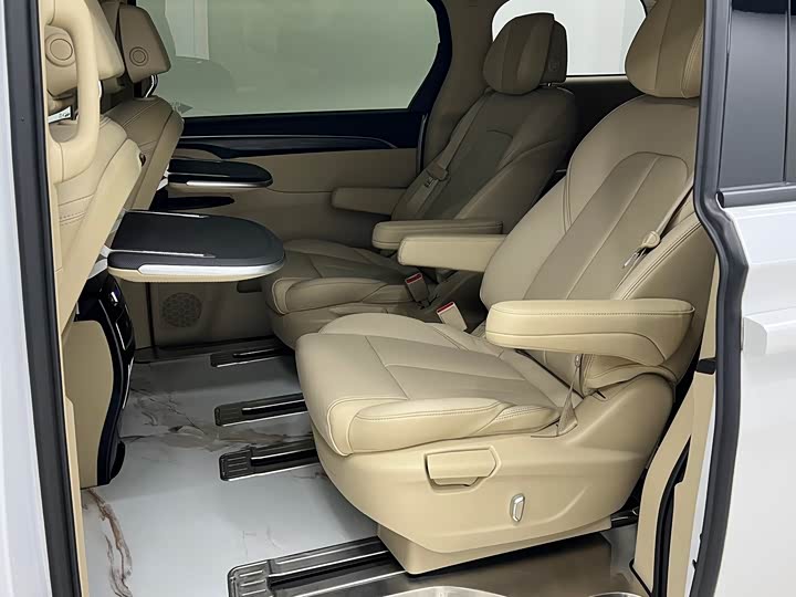 Фото 6 - Buick GL8 ES