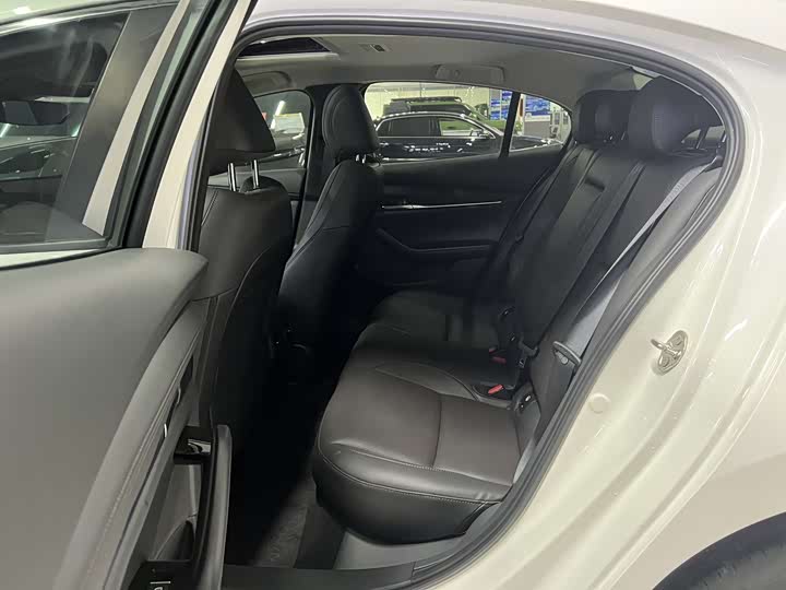 Фото 5 - Mazda 3 (Axela)