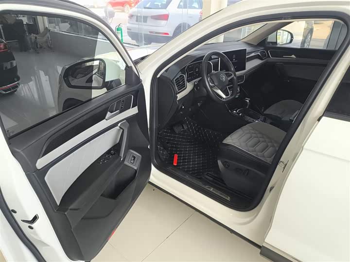 Фото 16 - Volkswagen Tayron