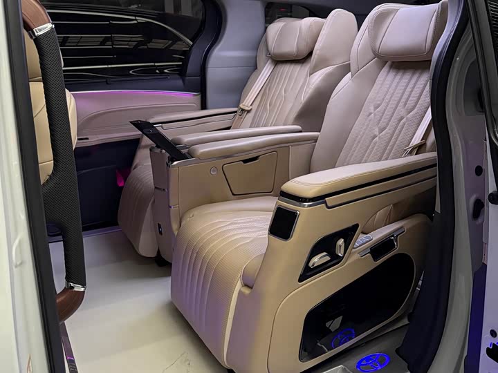 Фото 5 - Toyota Sienna