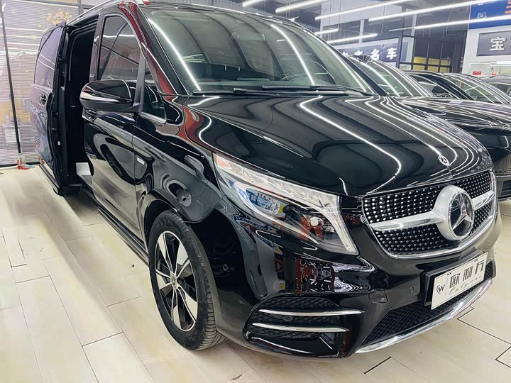 Фото 2 - Mercedes-Benz V-Class