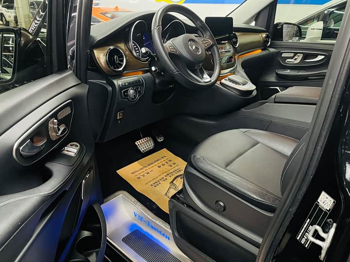 Фото 4 - Mercedes-Benz V-Class