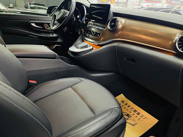 Фото 6 - Mercedes-Benz V-Class