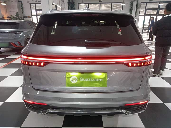 Фото 6 - Geely Monjaro