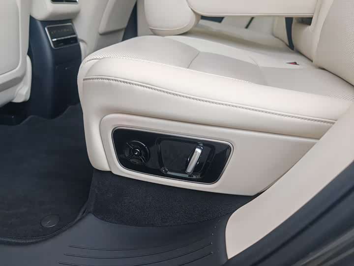 Фото 19 - LiXiang L7