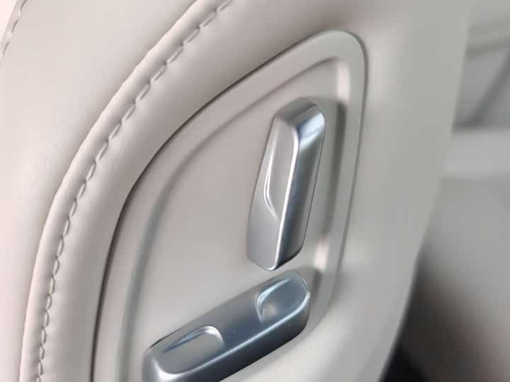 Фото 21 - LiXiang L7