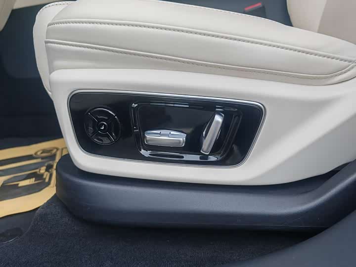 Фото 22 - LiXiang L7