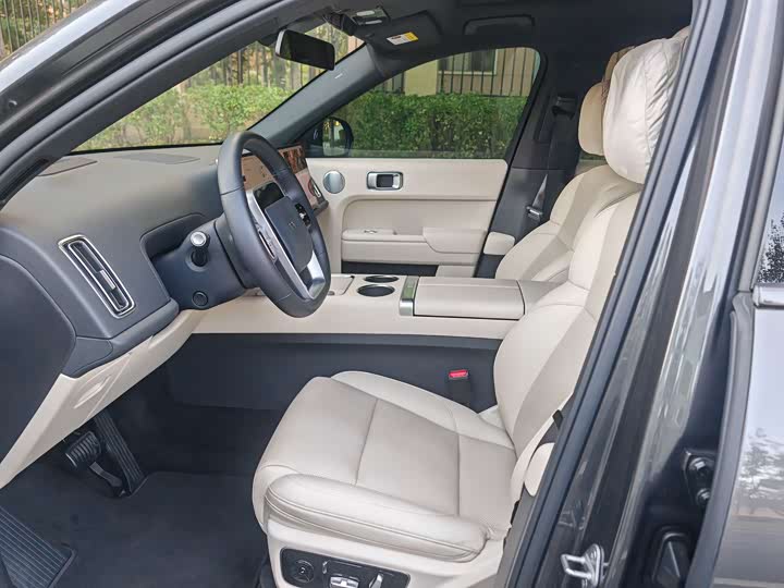 Фото 9 - LiXiang L7