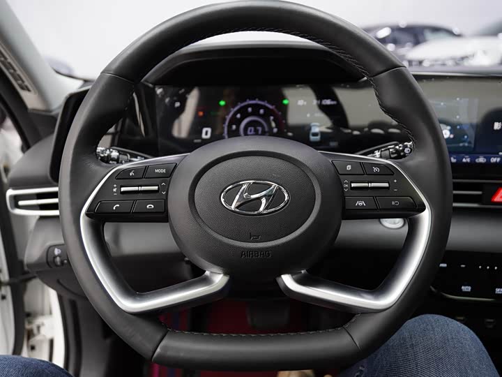 Фото 13 - Hyundai Elantra N line