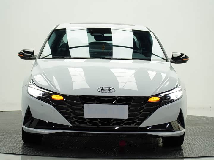 Фото 2 - Hyundai Elantra N line