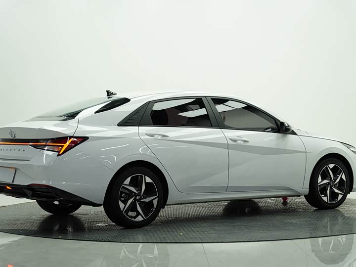 Фото 5 - Hyundai Elantra N line