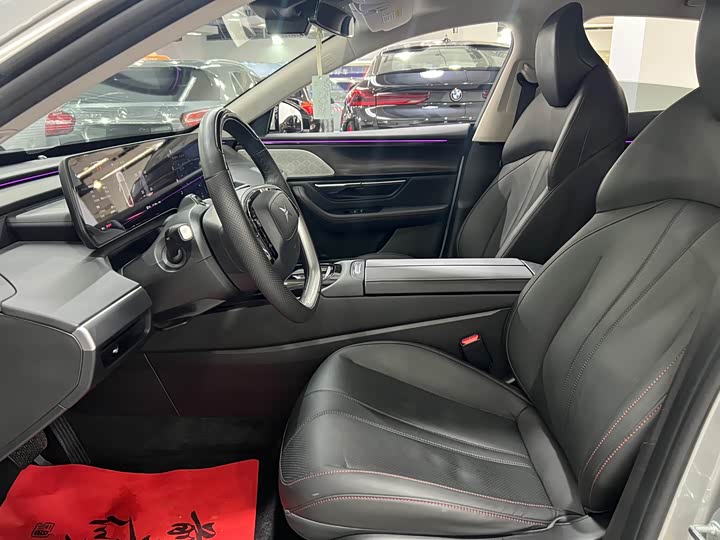 Фото 10 - XPeng P7