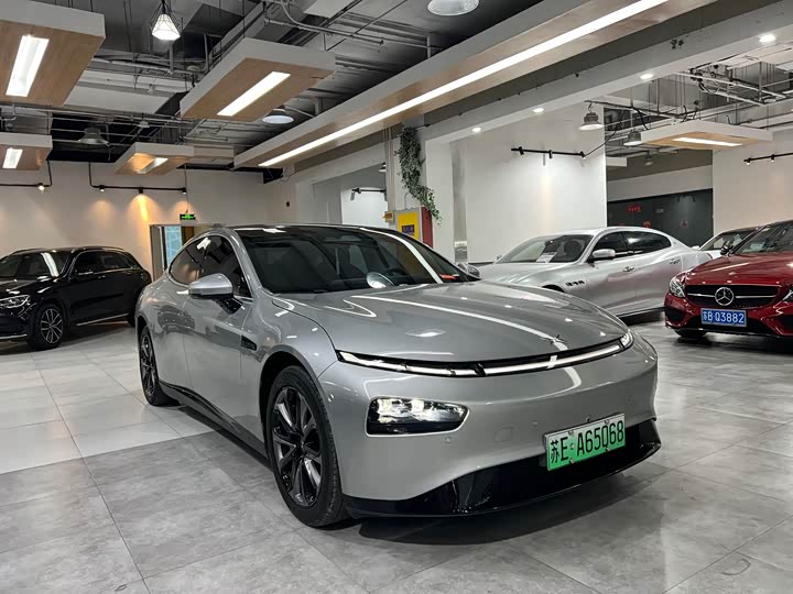 Фото 3 - XPeng P7