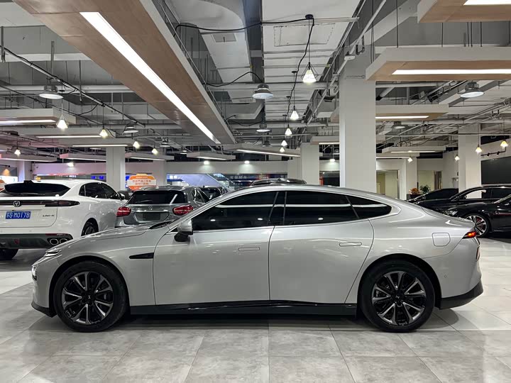 Фото 4 - XPeng P7