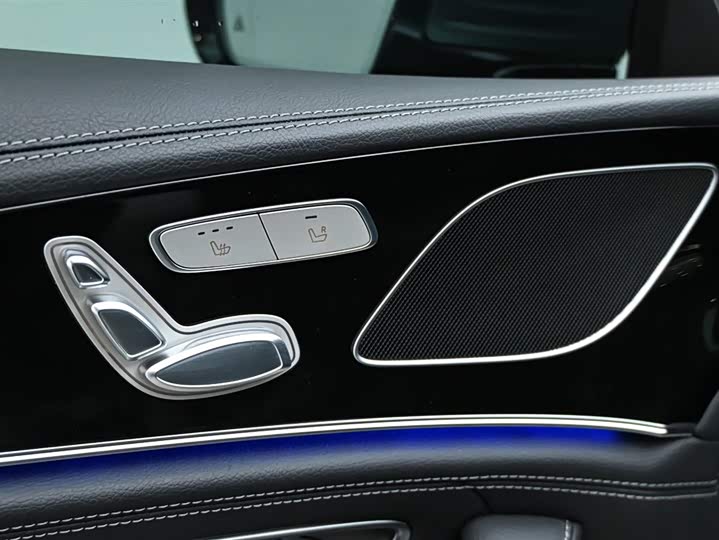 Фото 16 - Mercedes-Benz AMG GT