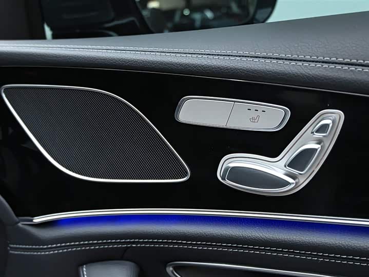 Фото 21 - Mercedes-Benz AMG GT