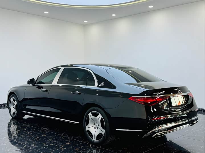 Фото 17 - Mercedes-Benz Maybach S-Class
