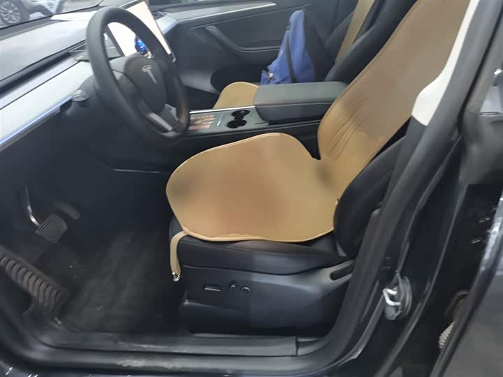 Фото 15 - Tesla Model Y