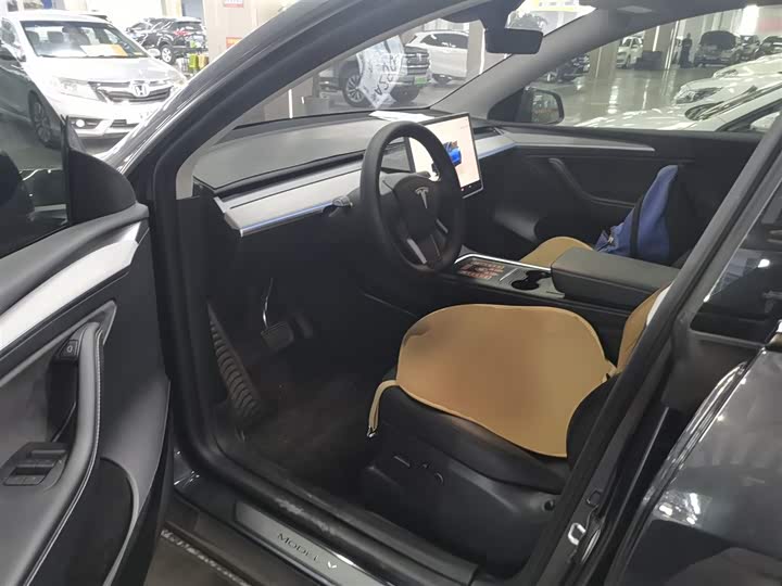 Фото 16 - Tesla Model Y