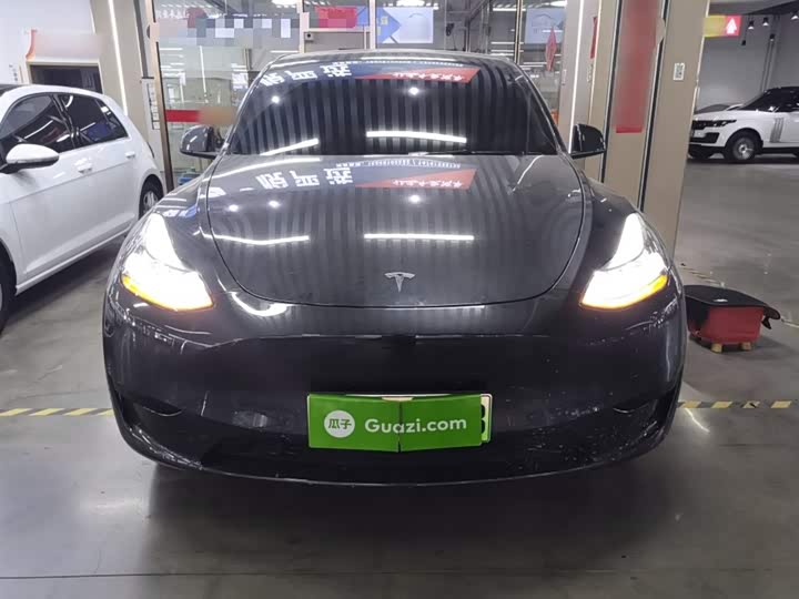 Фото 3 - Tesla Model Y