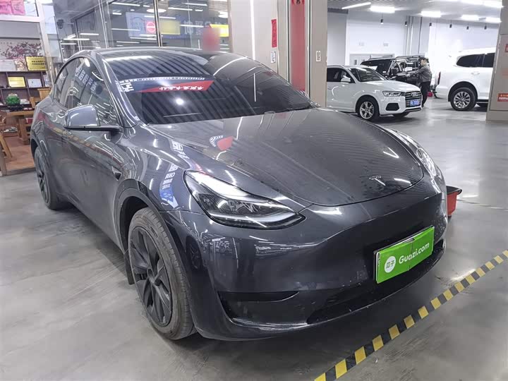 Фото 4 - Tesla Model Y