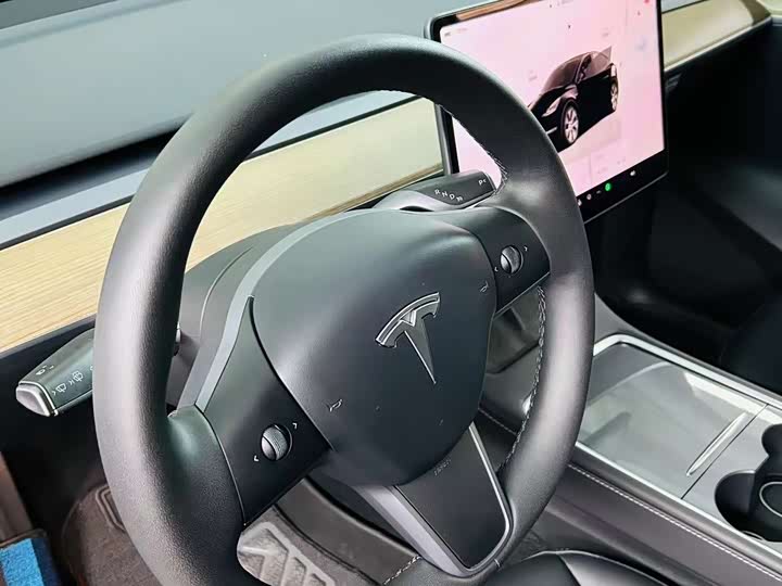 Фото 12 - Tesla Model Y