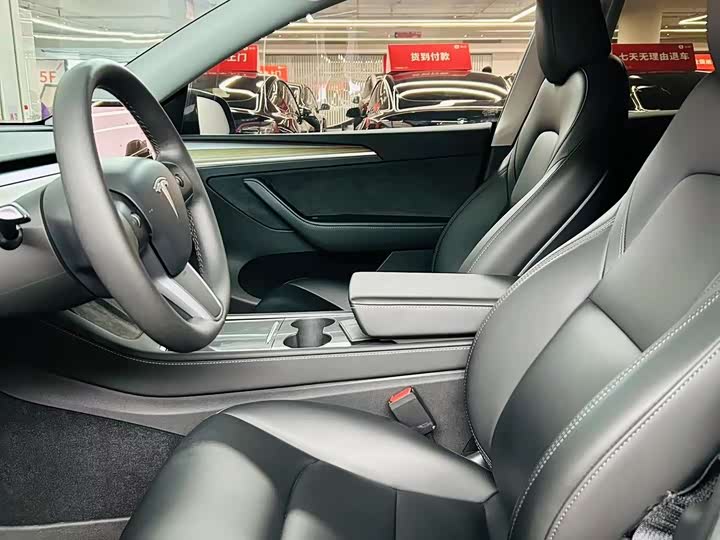 Фото 13 - Tesla Model Y