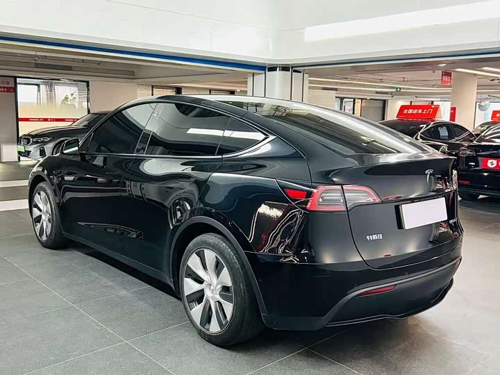 Фото 15 - Tesla Model Y