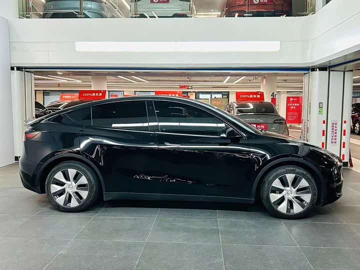 Фото 18 - Tesla Model Y