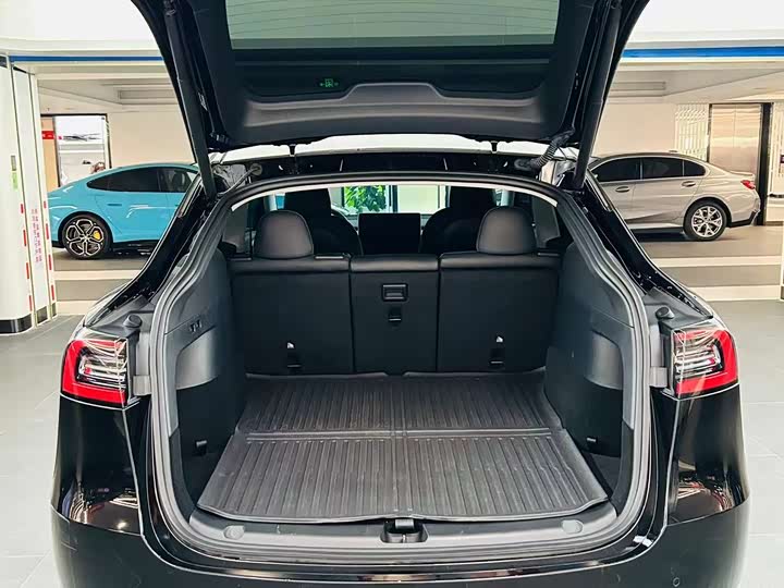 Фото 6 - Tesla Model Y