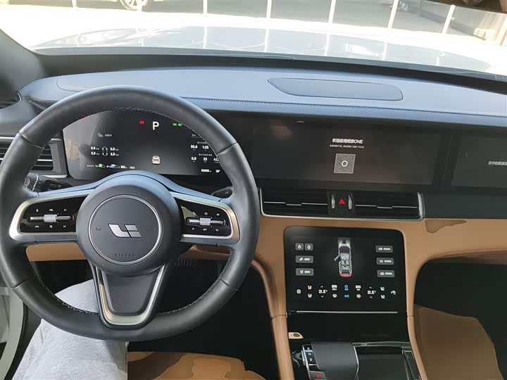 Фото 10 - LiXiang One