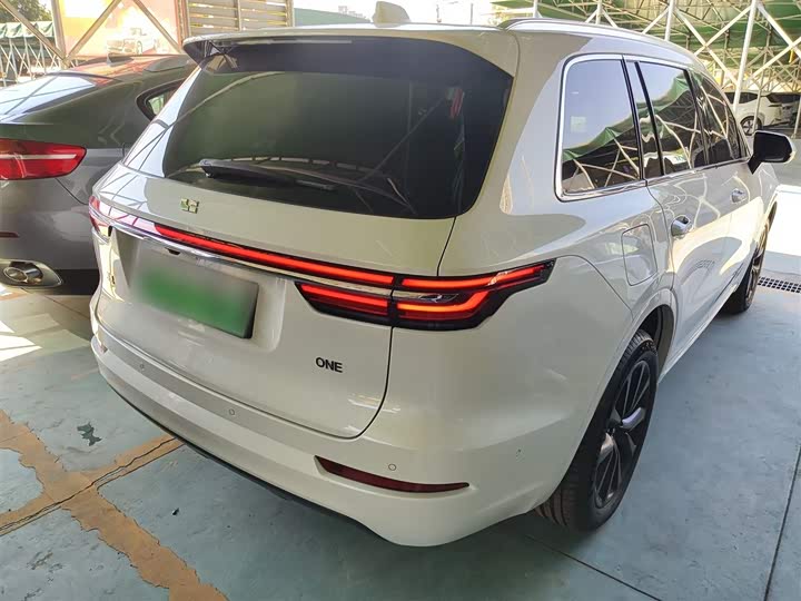 Фото 7 - LiXiang One