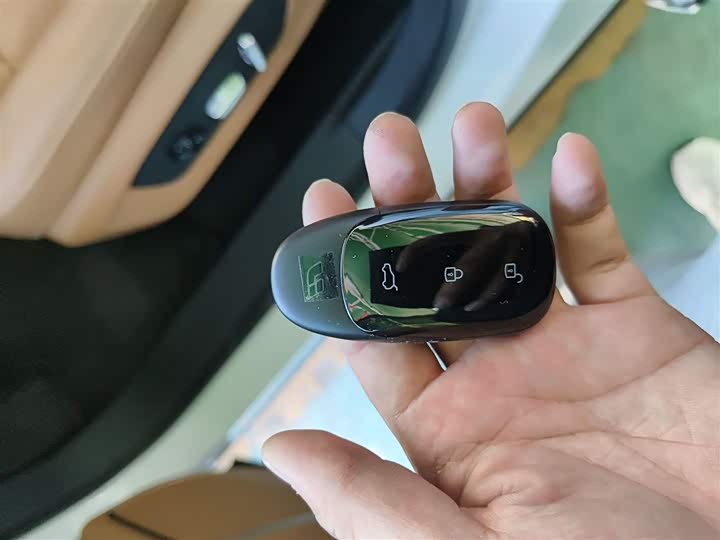 Фото 9 - LiXiang One