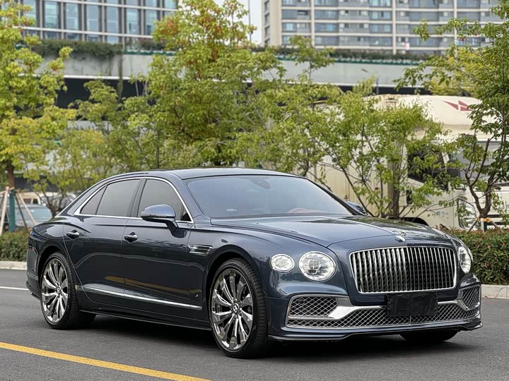 Фото 2 - Bentley Flying Spur