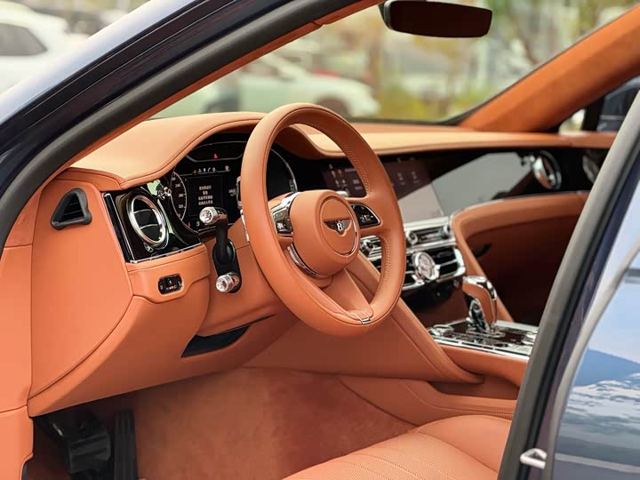 Фото 5 - Bentley Flying Spur