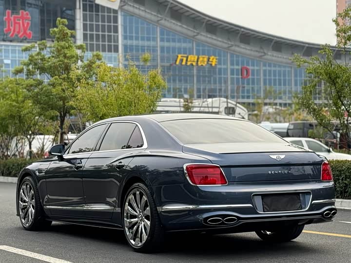 Фото 8 - Bentley Flying Spur