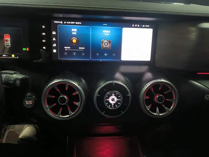 Фото 13 - Tank 300