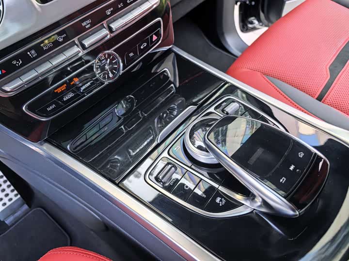 Фото 32 - Mercedes-Benz G-Class AMG